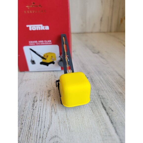 Hallmark Tonka Crane Clam 75th Anniversary ornament Xmas - Picture 3 of 6